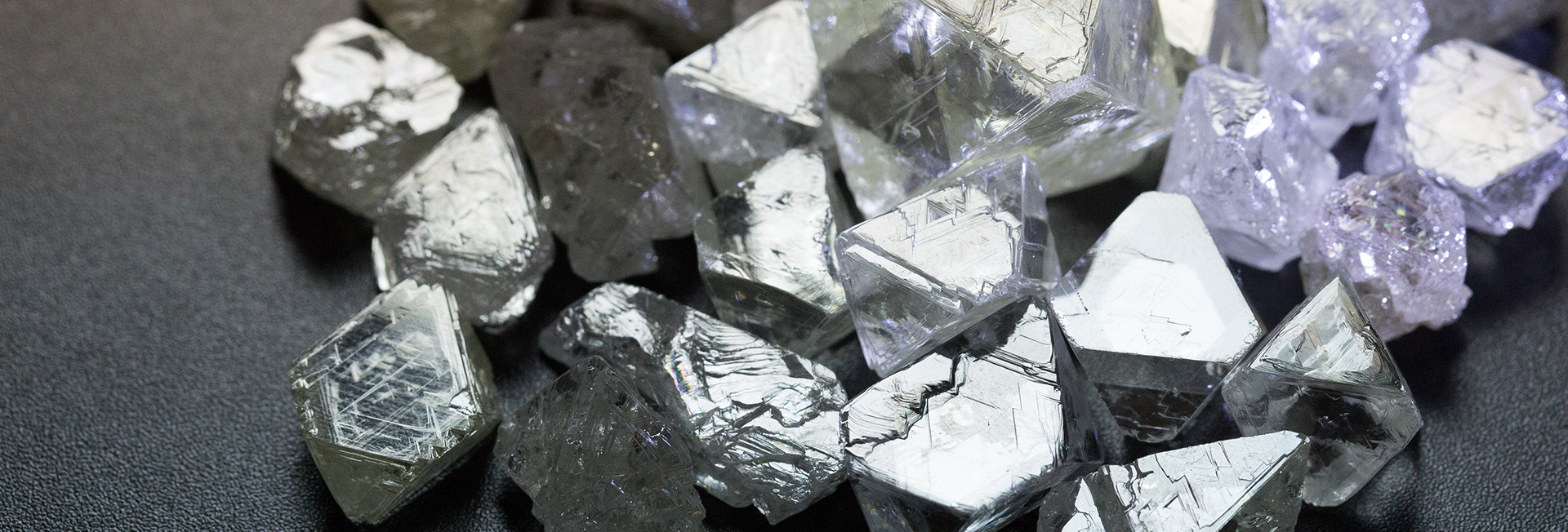 Peritos Classificadores Diamantes em Bruto