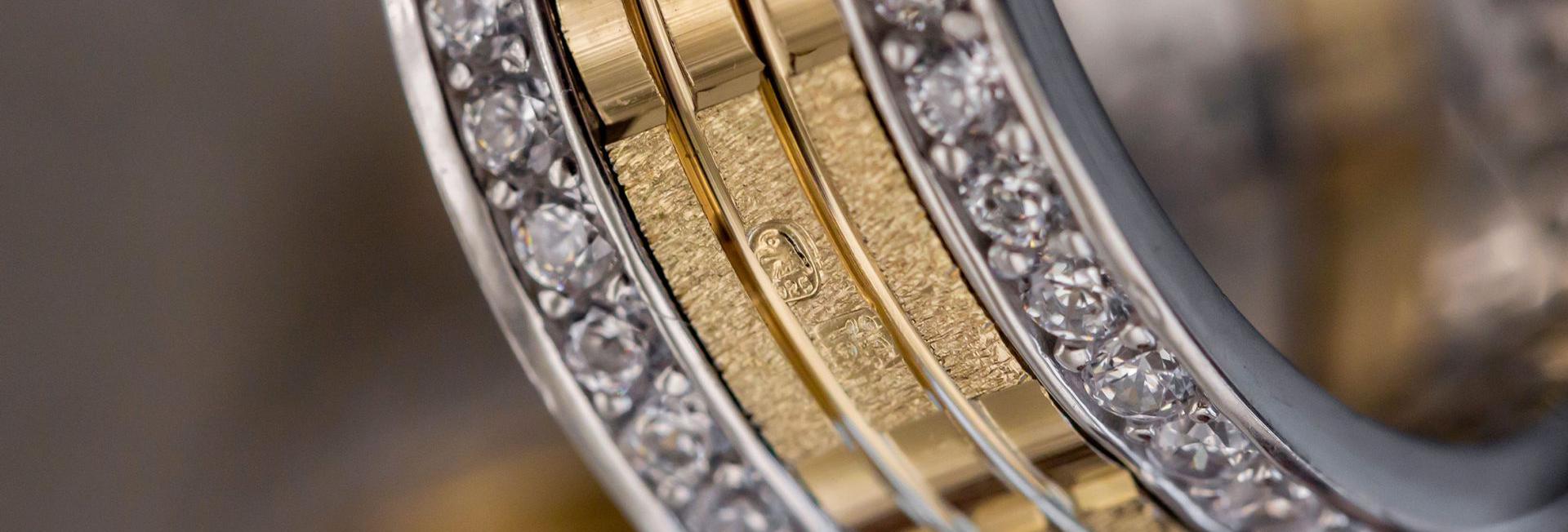 ANEL OURO BRILHANTES